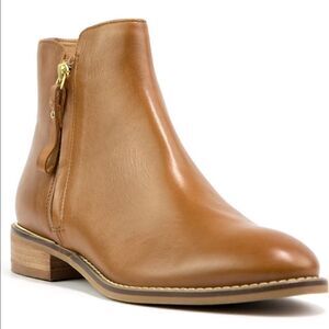 Crevo Eileen soft genuine leather zip boot size 8 new in box